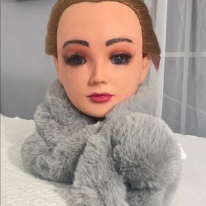 Gray Keyhole pom pom Fur Scarf